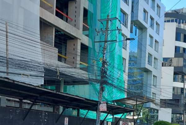 La edificaci&oacute;n permanecer&aacute; suspendida mientras no cuente con los permisos respectivos.