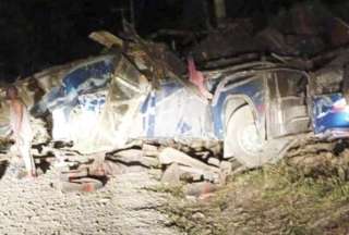 Bus que transportaba migrantes en Panam&aacute; cay&oacute; por un barranco; se reportan al menos 33 muertos