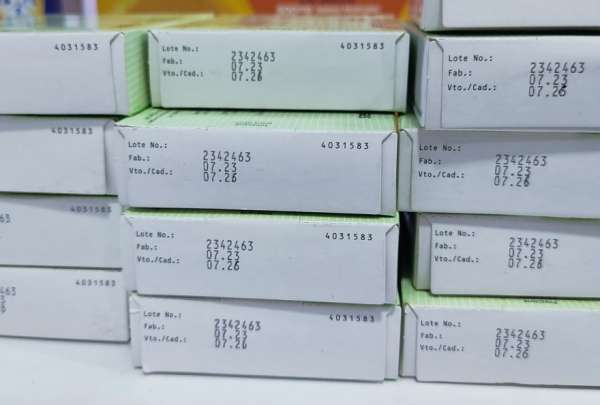 Una farmacia ubicada al sur de Quito fue clausurada tras detectar la venta de medicamentos caducados. 