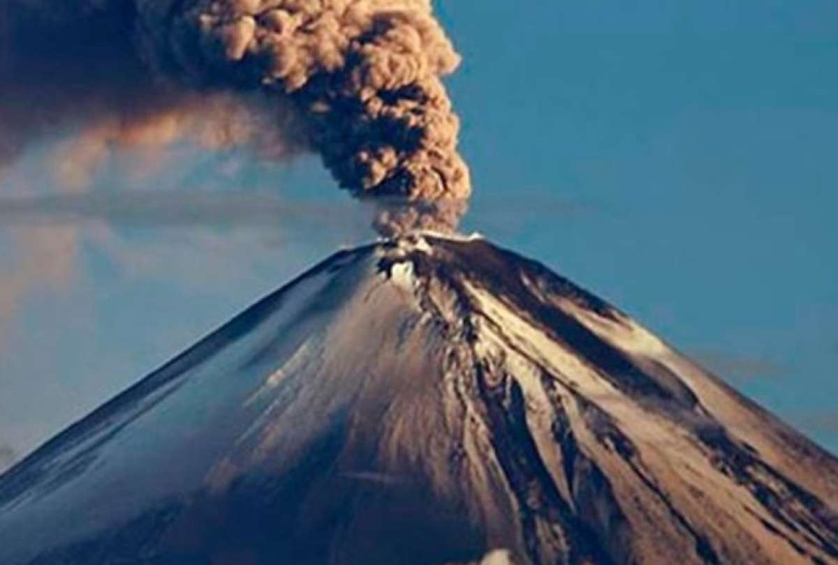Ceniza del volc&aacute;n Sangay cae en dos parroquias de Morona Santiago
