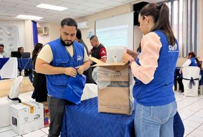 El CNE contin&uacute;a con el procesamiento de atas tras elecciones del 15 de octubre del 2023.