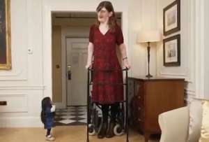  D&iacute;a de los R&eacute;cords Guinness reuni&oacute; a la mujer m&aacute;s alta y m&aacute;s peque&ntilde;a del mundo