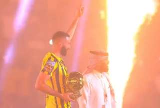 As&iacute; fue la presentaci&oacute;n de Karim Benzema en el f&uacute;tbol &aacute;rabe