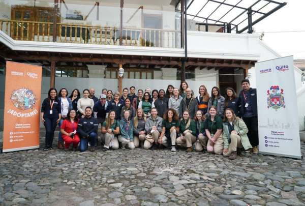 Delegación de la Universidad de Florida emprende campañas de esterilización en Quito
