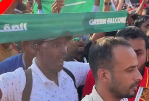 Hinchas de Arabia festejaron el triunfo de su selecci&oacute;n frente a Argentina