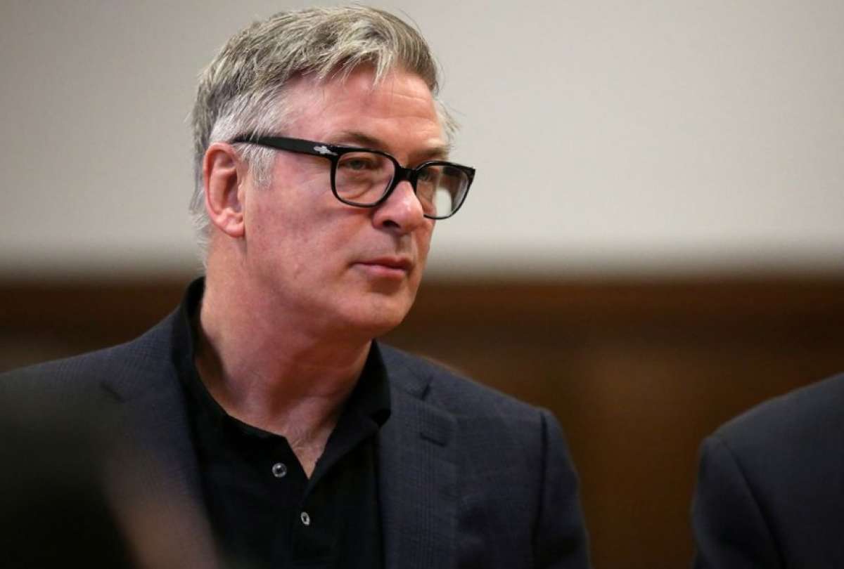 Alec Baldwin demanda a parte del equipo de 'Rust' por la muerte accidental de su directora de fotograf&iacute;a