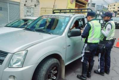 Agentes de tr&aacute;nsito prev&eacute;n realizar operativos de control en Quito. 