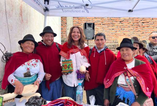 Gobierno entrega financiamiento de USD 350.000 para impulsar subproyecto productivo en comunidad Waranka