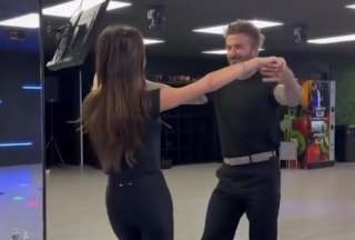 Furor en redes sociales por los Beckham bailando salsa