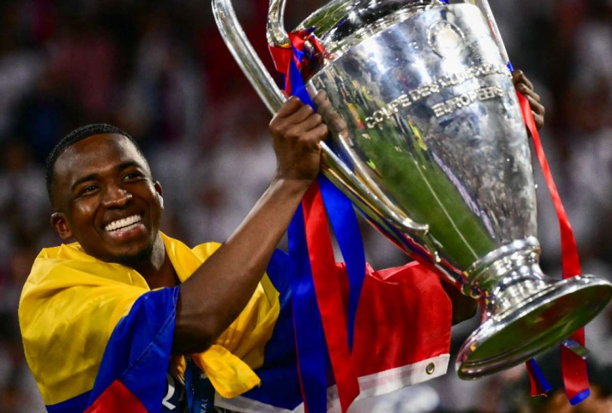 Willian Pacho arribó al país la noche de este lunes