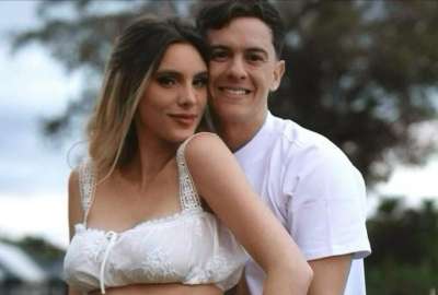 La pareja celebr&oacute; la noticia con tiernas fotos que muestran la felicidad de esperar a su primer hijo.