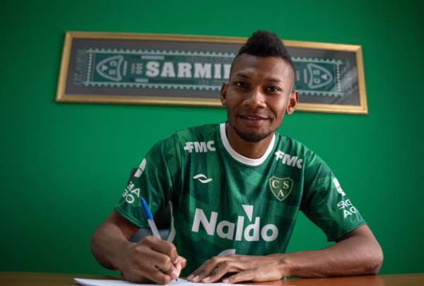 Bryan Cabezas vuelve al f&uacute;tbol profesional