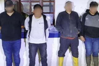 Cuatro aprehendidos por robo de veh&iacute;culos en operativo policial en R&iacute;o Negro, Tungurahua