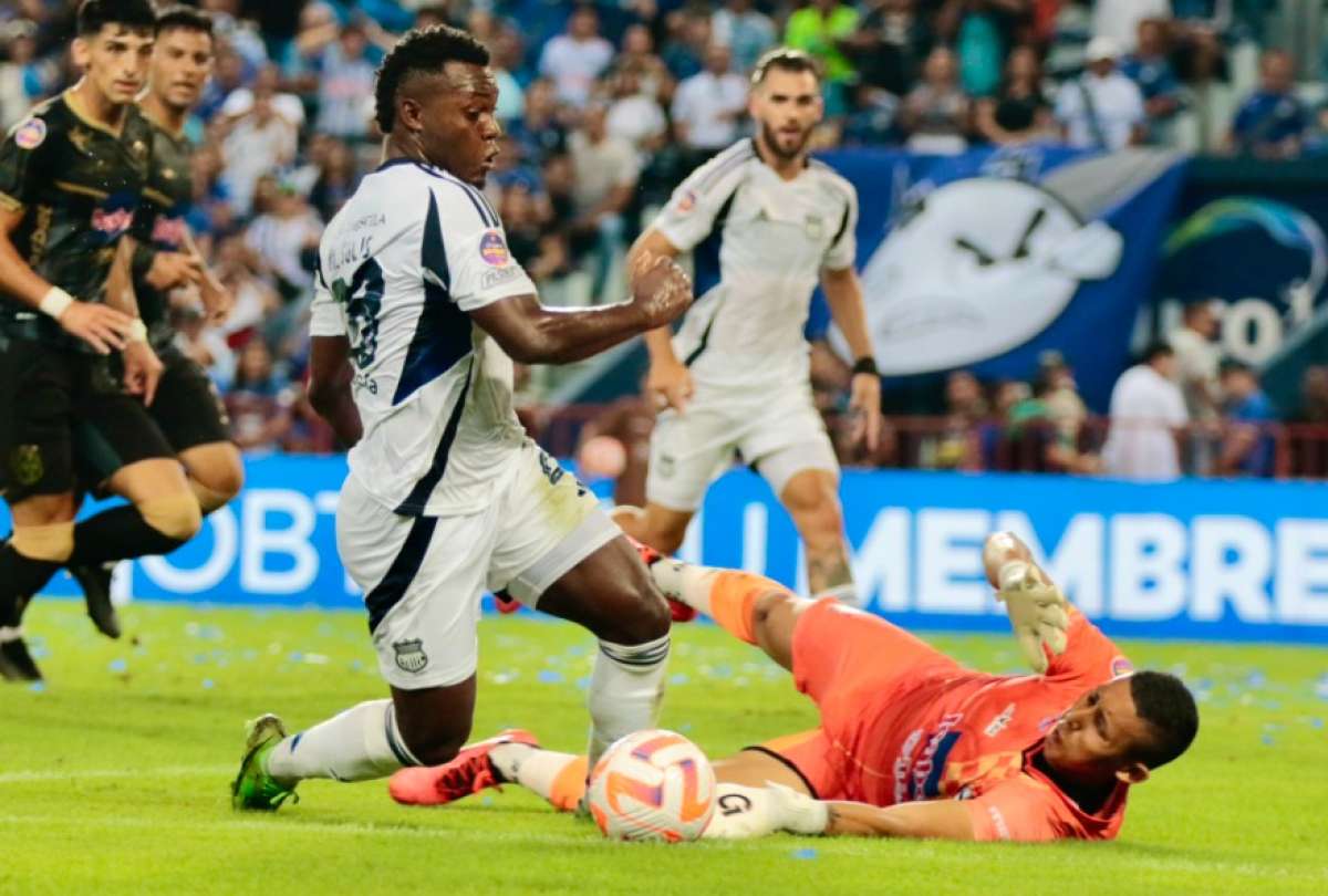 Emelec no pudo en su casa ante el Manta