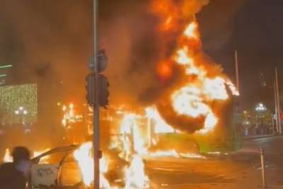 Irlanda: qu&eacute; pasa con las protestas en Dubl&iacute;n tras el apu&ntilde;alamiento de cinco personas