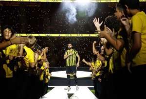 Karim Benzema eligi&oacute; jugar en Arabia por la religi&oacute;n