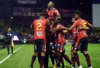 Deportivo Cuenca derrot&oacute; a Mushuc Runa en la d&eacute;cima fecha de la primera etapa de LigaPro