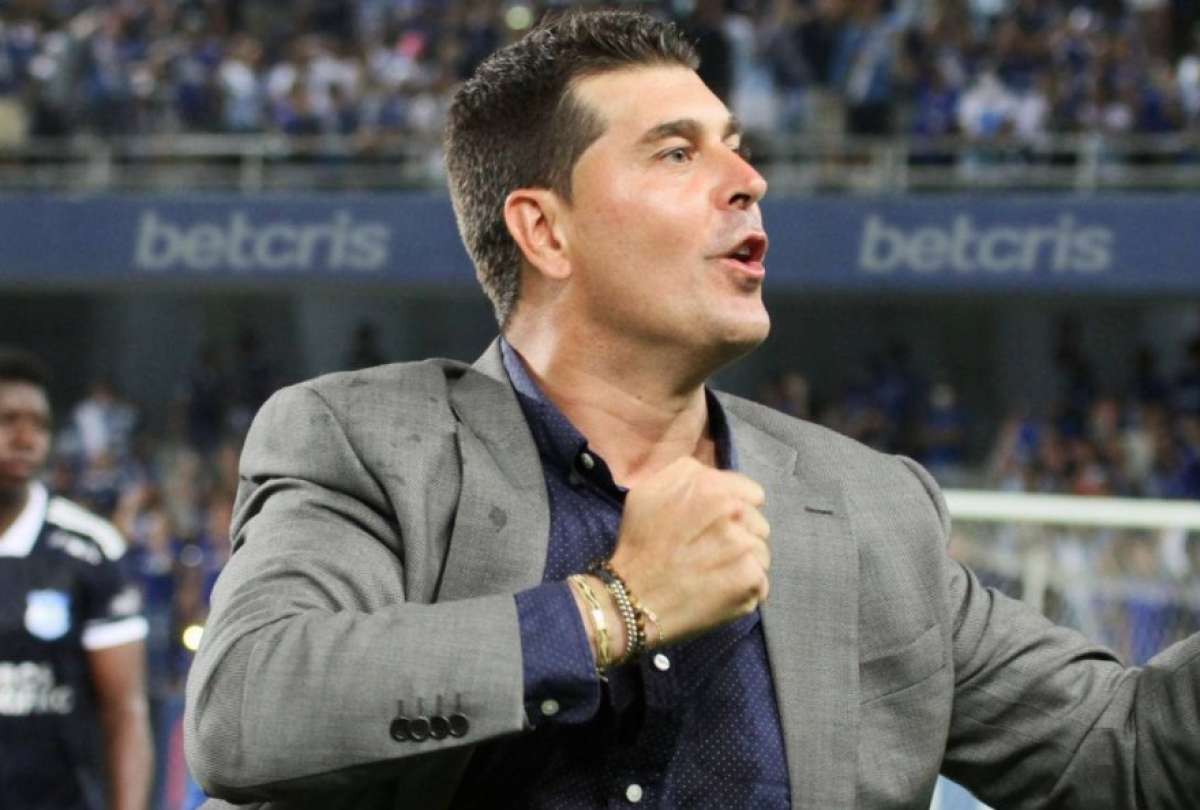 Barcelona Sporting Club presentó a Ismael Rescalvo como su nuevo director técnico.