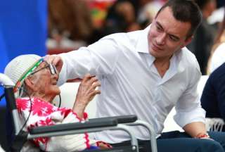 Presidente Noboa anunci&oacute; la construcci&oacute;n de nueve dispensarios m&eacute;dicos y la repotenciaci&oacute;n de 80 m&aacute;s