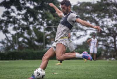 Bruno Pi&ntilde;atares (foto) en una pr&aacute;ctica con Barcelona SC. 