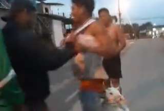 Un antisocial es capturado y agredido f&iacute;sicamente hasta por un perro