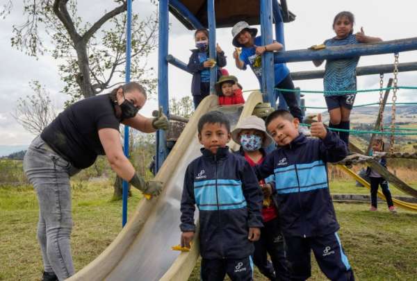 Mingas comunitarias preparan escuelas para el inicio del a&ntilde;o lectivo en Sierra y Amazon&iacute;a