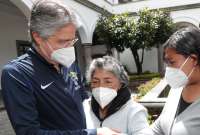 Presidente Lasso ser reuni&oacute; con Martha, quien perdi&oacute; su quisco en las manifestaciones
