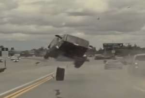  Las autoridades recomiendan viajar con medidas de precauci&oacute;n mientras transitan en las v&iacute;as de Los &Aacute;ngeles. 