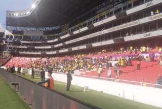 Hinchas aplaudieron a los jugadores ecuatorianos