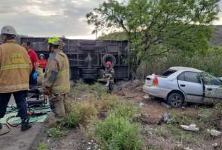 Cinco fallecidos en accidente en la v&iacute;a Manta-Rocafuerte