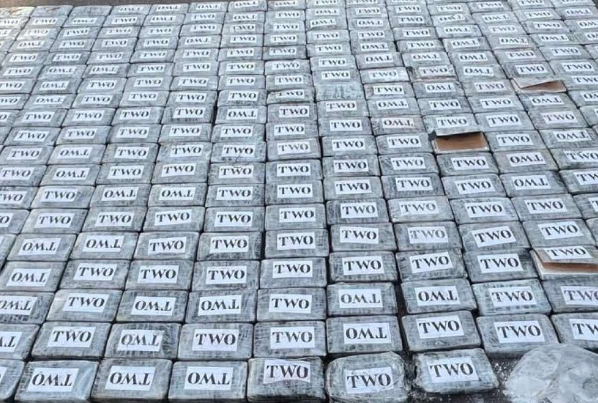 La Policía Nacional identificó un vehículo con droga en Rumiñahui, Pichincha. 