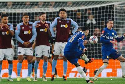 Enzo Fern&aacute;ndez anot&oacute; un golazo en el Villa Park