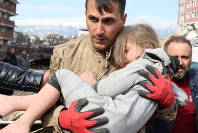 Emotivos videos registran rescate de ni&ntilde;os tras terremoto en Turqu&iacute;a y Siria