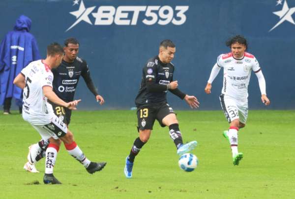Mat&iacute;as Fern&aacute;ndez fue convocado a la selecci&oacute;n chilena