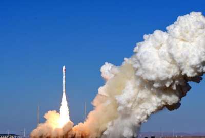 China lanz&oacute; un cohete portador comercial con 15 sat&eacute;lites a bordo.