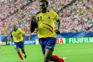 Carlos Tenorio defiende la titularidad de &Eacute;nner Valencia en la Tricolor