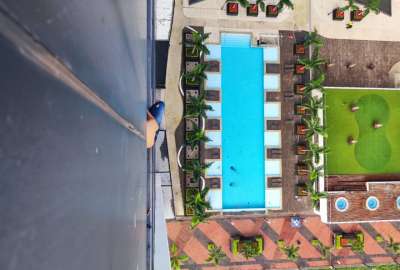 Un hombre se lanz&oacute; del piso 17 de un edificio del Puerto Santa Ana