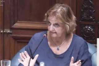 Guardan un minuto de silencio por una senadora que segu&iacute;a viva
