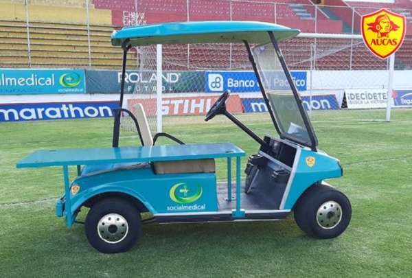Jugadores se adue&ntilde;aron del 'carrito ambulancia' dentro de estadio de Aucas