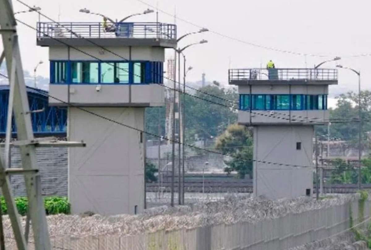 El SNAI reportó posibles detonaciones de armas de fuego al interior de la Penitenciaría del Litoral. 