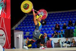Jessica Palacios Dajomes triunfa en el Campeonato Mundial Junior de Levantamiento de Pesas