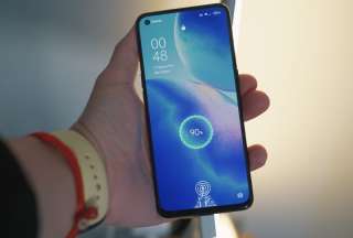 Tres desventajas de cargar el celular en el autom&oacute;vil