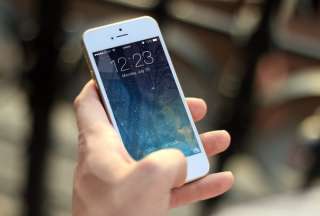 M&aacute;s de la mitad de espa&ntilde;oles se conecta a Internet a trav&eacute;s de su celular al menos una vez cada hora, seg&uacute;n estudio