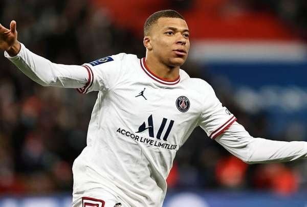PSG le hizo una propuesta a Mbapp&eacute; para que se quede en el club