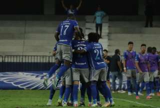 Emelec: Hern&aacute;n Torres se queda y descarta a seis jugadores