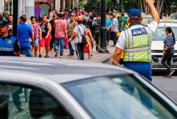 El Municipio de Guayaquil anunci&oacute; que la calle Col&oacute;n ser&aacute; unidireccional hasta el 31 de diciembre.