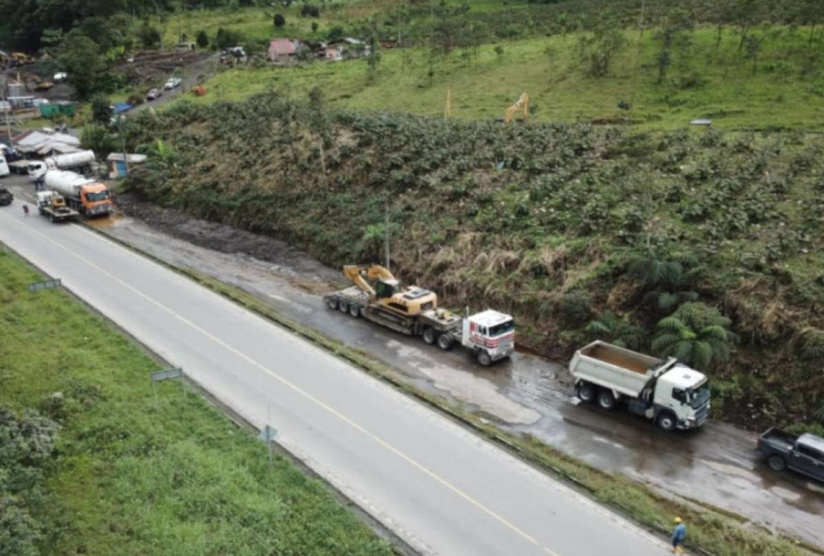 El paso por la v&iacute;a E45 Quito-Lago Agrio se habilit&oacute; para veh&iacute;culos livianos.