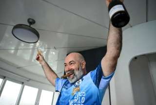 &iexcl;Nuevo r&eacute;cord Guinness! Hombre vive 120 d&iacute;as bajo el mar