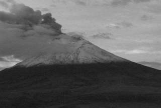 Registran emisiones de material volc&aacute;nico desde el Cotopaxi
