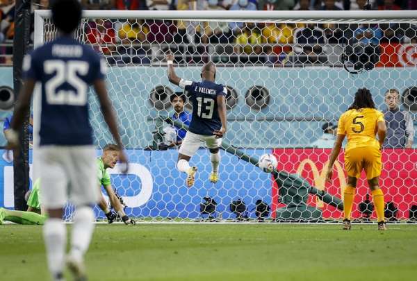 Presidente Guillermo Lasso mostr&oacute; su felicidad por el resultado que sac&oacute; Ecuador ante Pa&iacute;ses Bajos